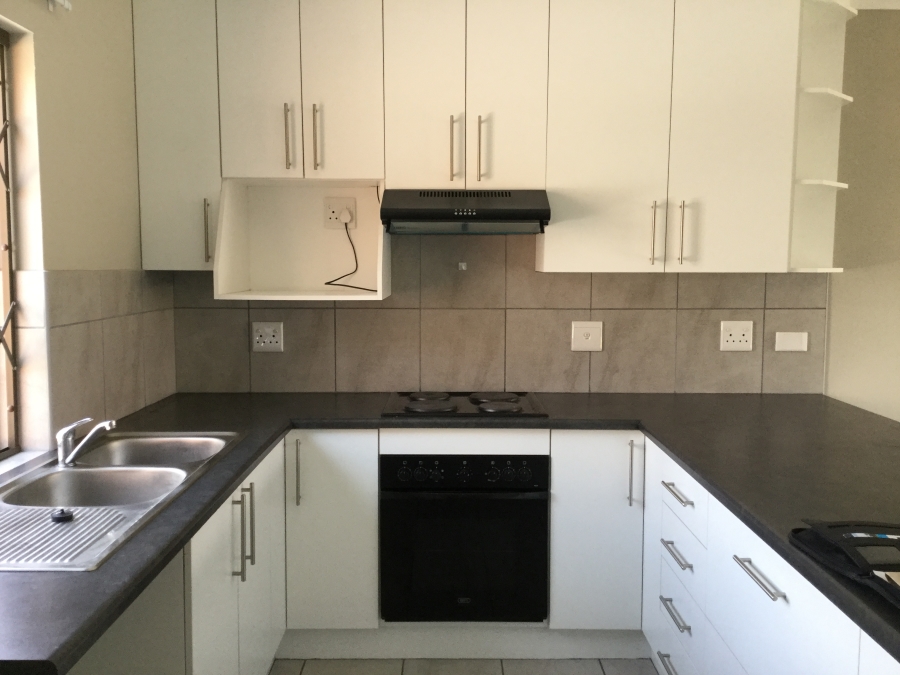 To Let 2 Bedroom Property for Rent in Humewood Eastern Cape